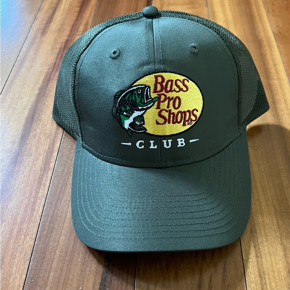 “Bass Pro Shops” snapback